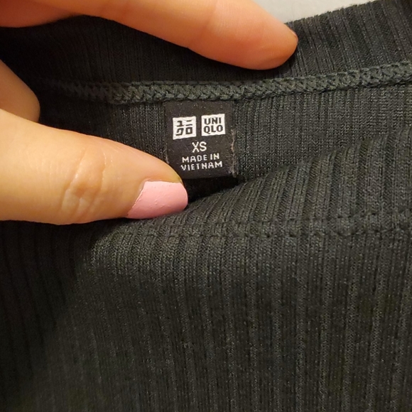 Uniqlo Ribbed Top - Picture 3 of 3